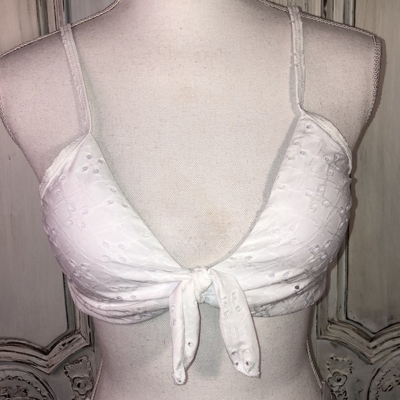 Eyelet Lace Three Piece Bikini Set Size Large - Picture 9 of 15